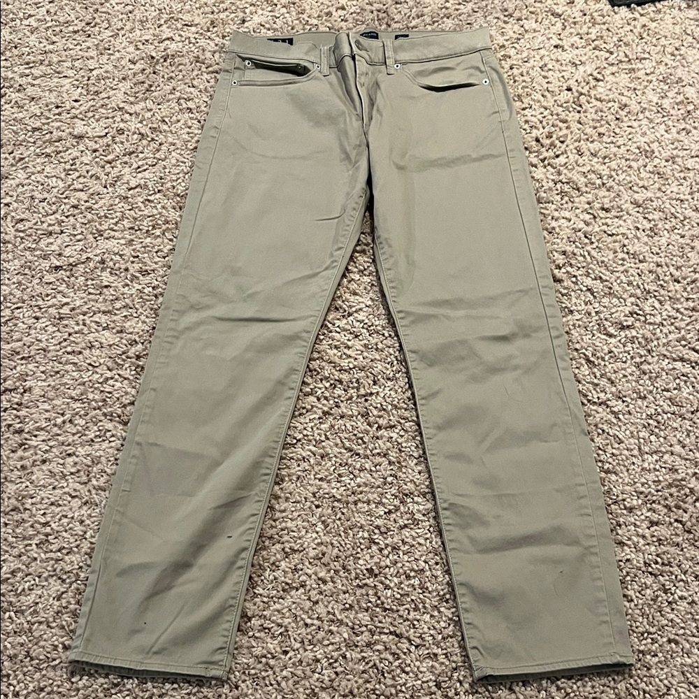Lucky Brand Khaki Slim
Straight 32x32